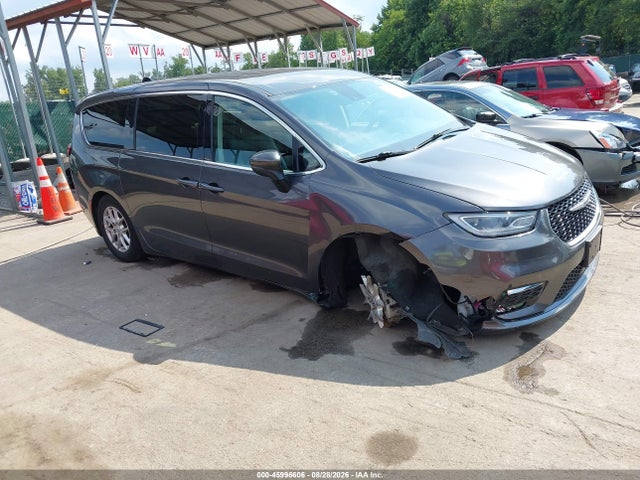 2023 CHRYSLER PACIFICA TOURING L 6