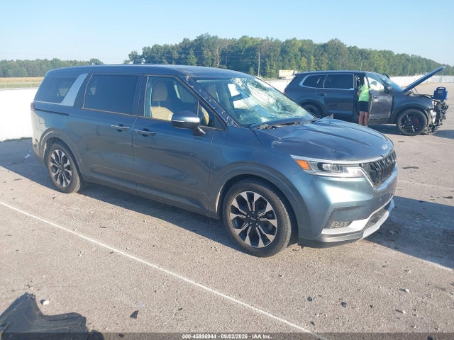 2022 KIA CARNIVAL EX