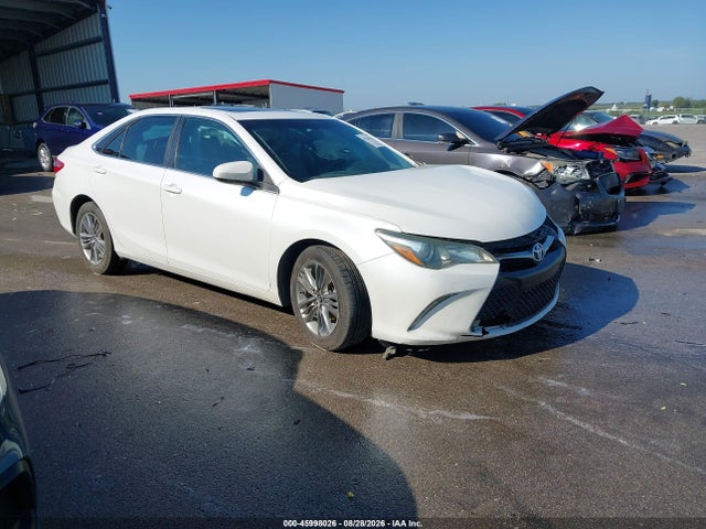 2016 TOYOTA CAMRY SE