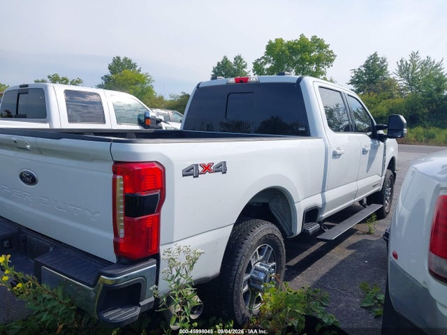 2023 FORD F-350 LARIAT 4