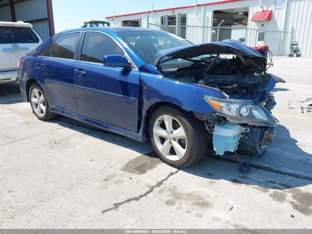 2011 TOYOTA CAMRY SE