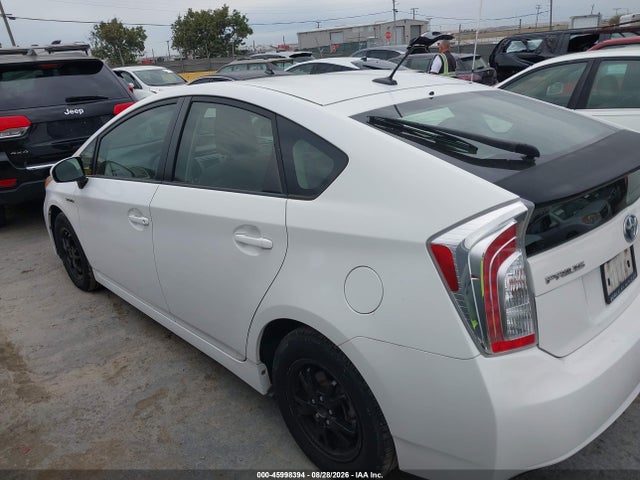 صورة 14 لـ 2012 Toyota PRIUS THREE