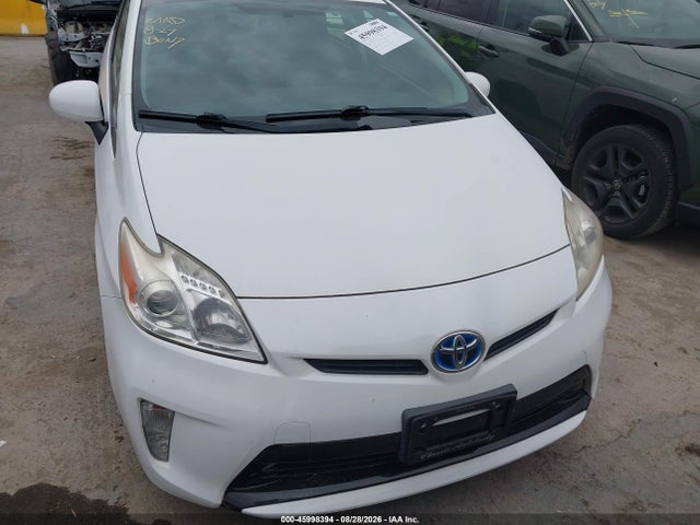 صورة 6 لـ 2012 Toyota PRIUS THREE