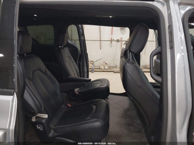 2020 CHRYSLER PACIFICA TOURING L 8