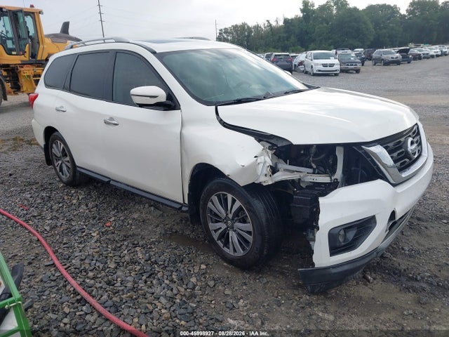 2017 NISSAN PATHFINDE SL