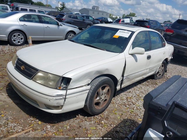 1999 Toyota AVALON XLS 照片 2