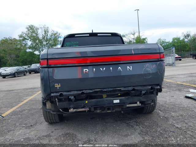 صورة 17 لـ 2022 Rivian R1T ADVENTURE