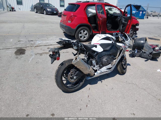 2026 HONDA CBR1000 RR 4