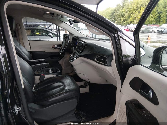 2019 CHRYSLER PACIFICA TOURING L 5