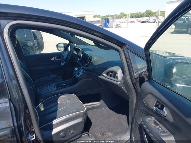 2022 CHRYSLER PACIFICA HYBRID LIMITED 5