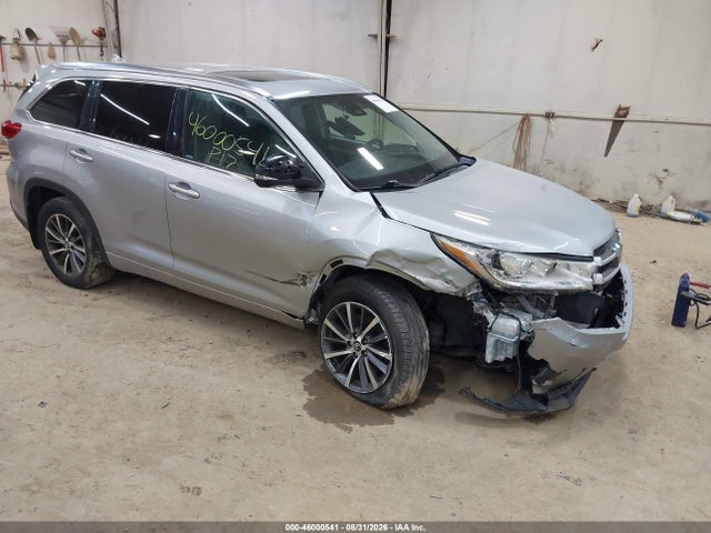 2017 TOYOTA HIGHLANDE XLE