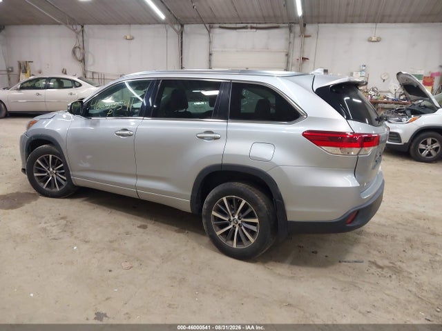 2017 TOYOTA HIGHLANDER XLE 3