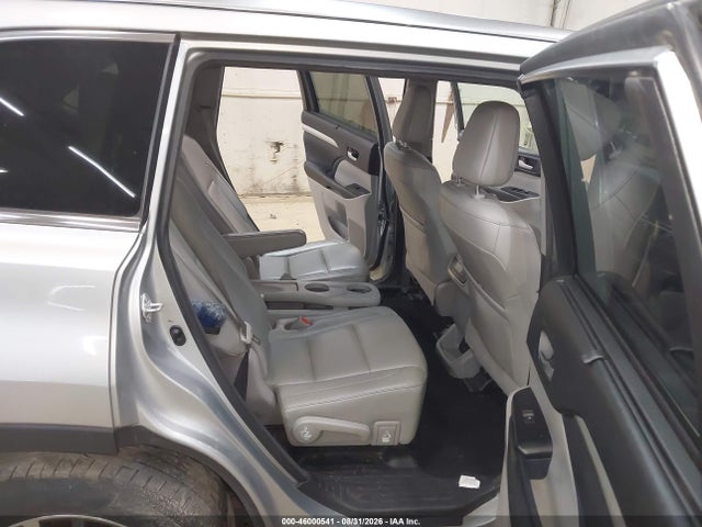 2017 TOYOTA HIGHLANDER XLE 8