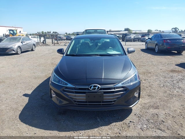 2020 HYUNDAI ELANTRA SE 13