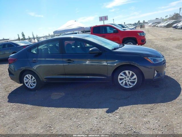 2020 HYUNDAI ELANTRA SE 14