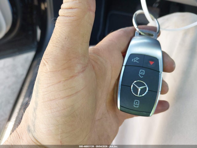 2023 MERCEDES-BENZ GLB 250 4MATIC 11
