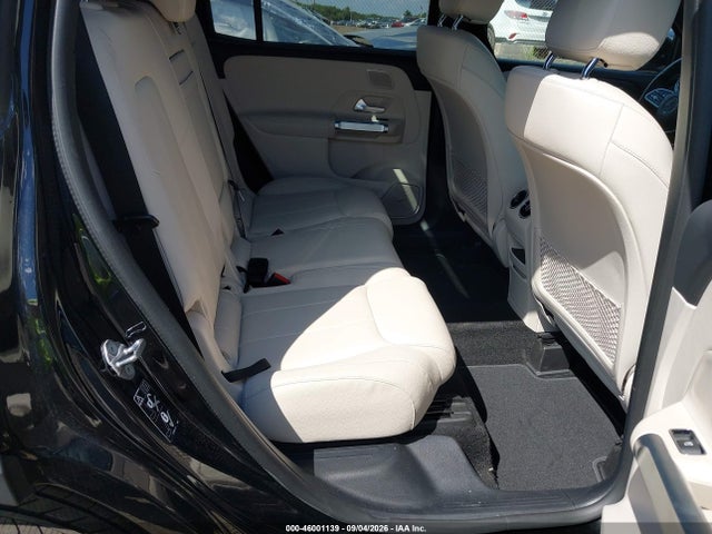 2023 MERCEDES-BENZ GLB 250 4MATIC 8