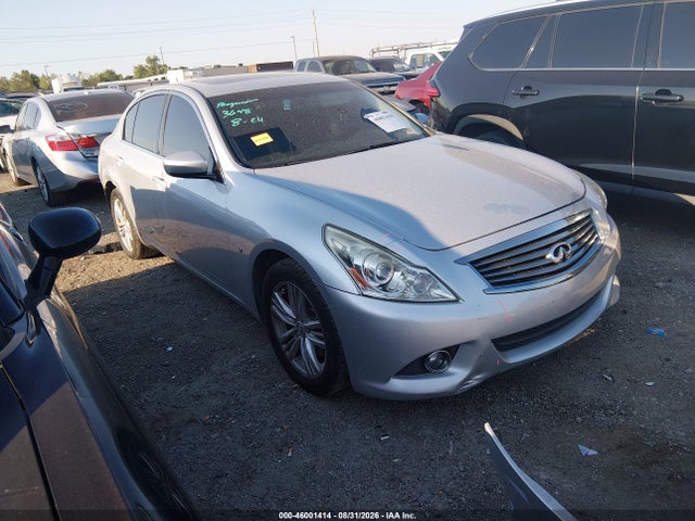 2015 INFINITI Q40 
