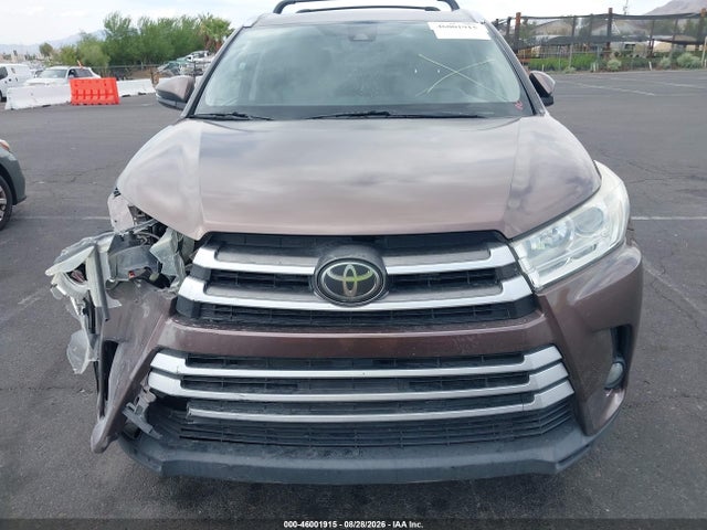 2017 TOYOTA HIGHLANDER XLE 12