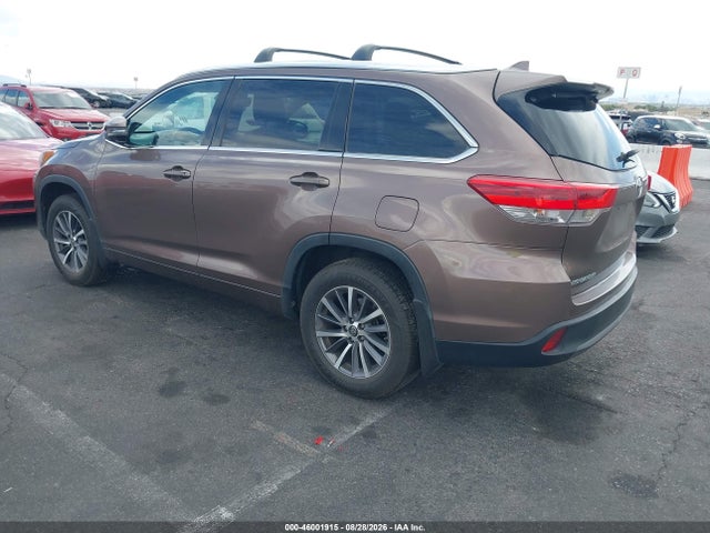 2017 TOYOTA HIGHLANDER XLE 3