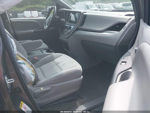 2017 TOYOTA SIENNA LE 8 PASSENGER 5