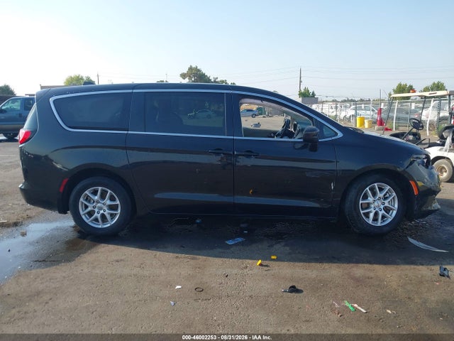 2023 CHRYSLER VOYAGER LX 12