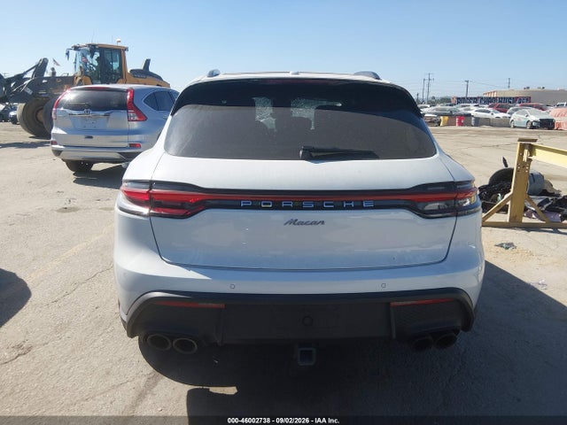 2024 PORSCHE MACAN T 18