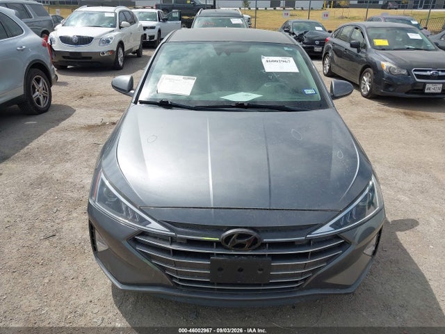 2019 HYUNDAI ELANTRA SEL 12