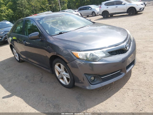 2014 TOYOTA CAMRY SE