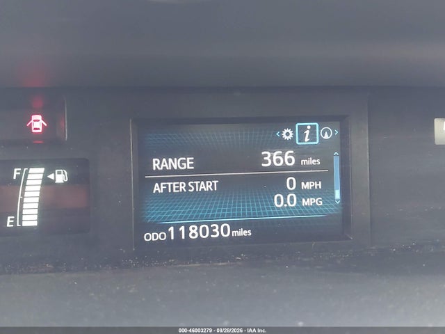صورة 16 لـ 2015 Toyota PRIUS V THREE