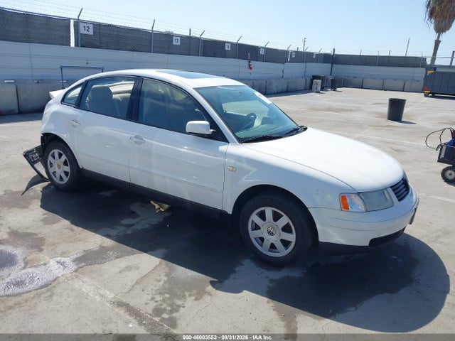 1999 Volkswagen PASSAT GLS 照片 1