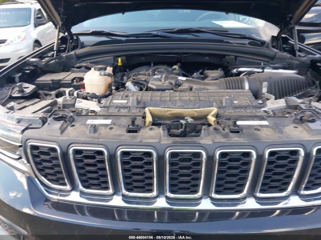 2023 JEEP GRAND CHEROKEE LAREDO 4X4 10