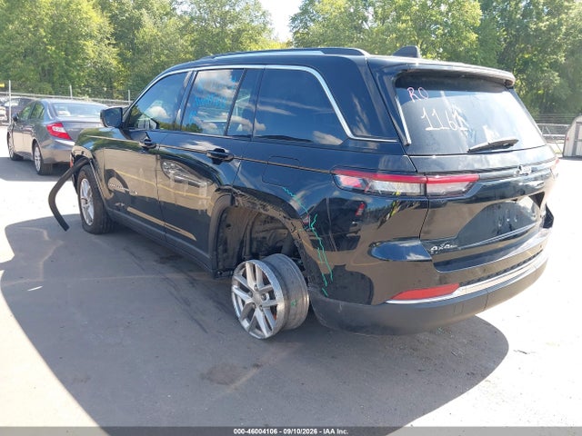 2023 JEEP GRAND CHEROKEE LAREDO 4X4 3