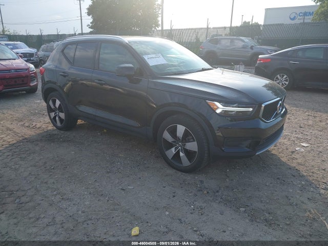 2020 VOLVO XC40 T5 MOMENTUM