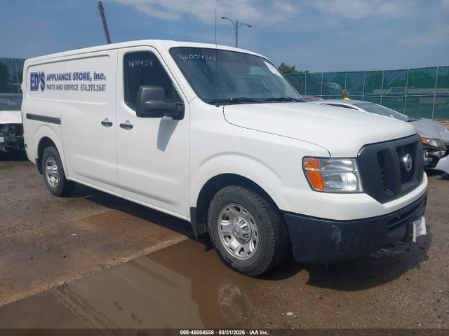 2014 NISSAN NV SV V6