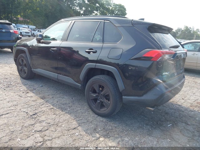 2020 TOYOTA RAV4 XLE 3