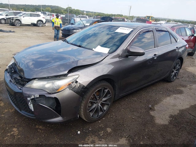 2017 TOYOTA CAMRY XSE 2