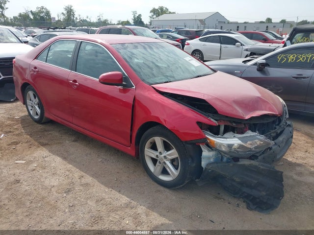2013 TOYOTA CAMRY SE
