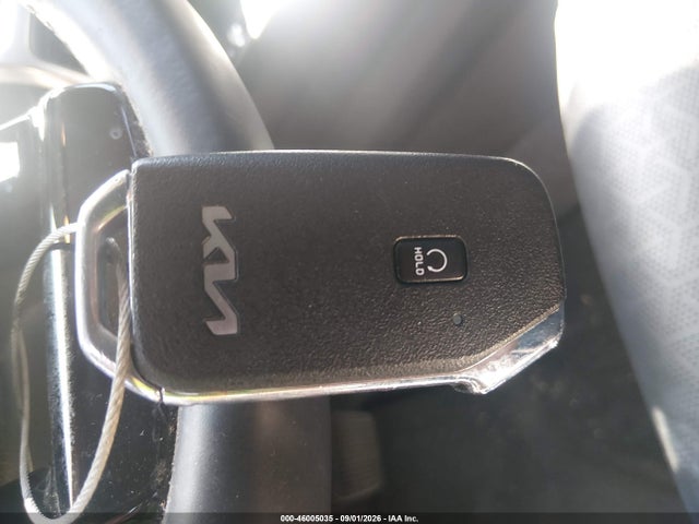 2023 KIA SORENTO S 11