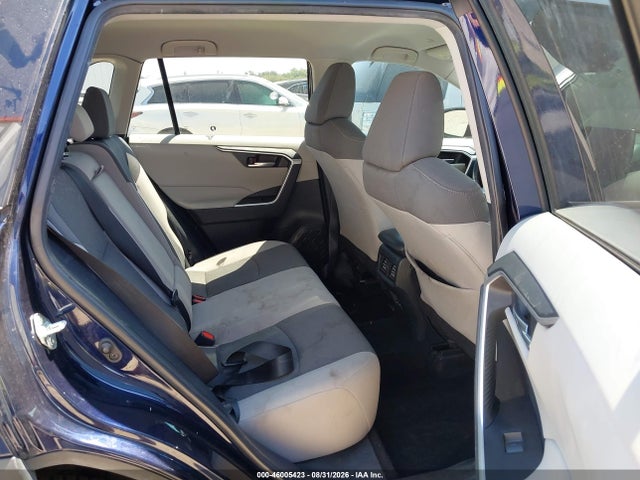2023 TOYOTA RAV4 XLE 8