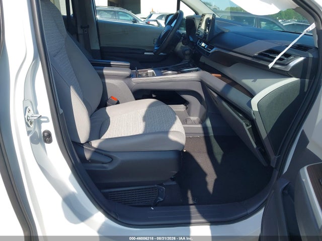 2022 TOYOTA SIENNA LE 5