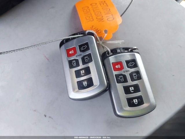 2018 TOYOTA SIENNA XLE 8 PASSENGER 11