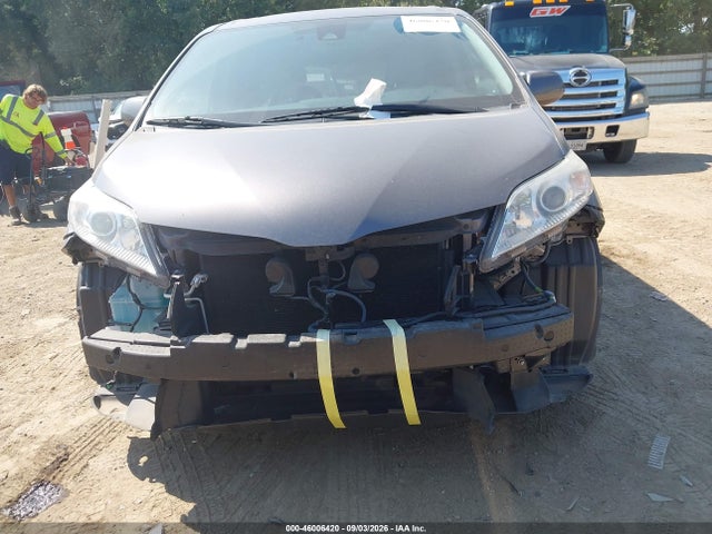2018 TOYOTA SIENNA XLE 8 PASSENGER 6