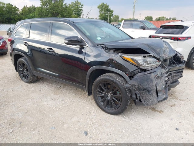2019 TOYOTA HIGHLANDE SE