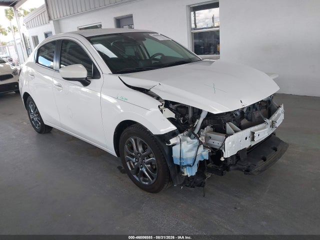 2019 TOYOTA YARIS LE