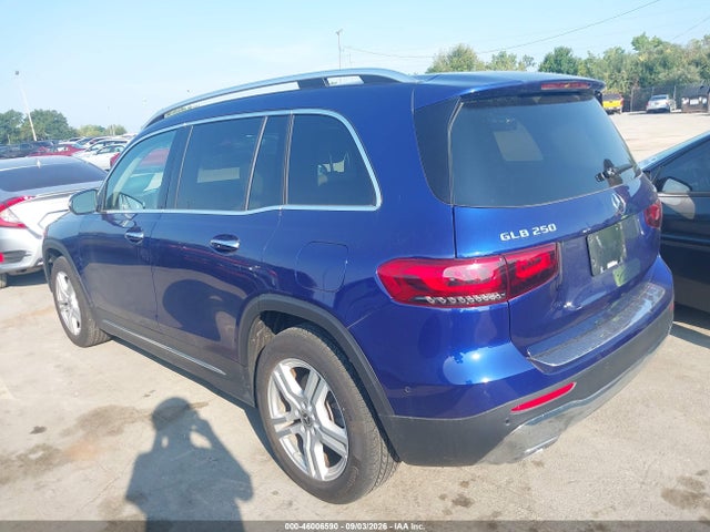 2023 MERCEDES-BENZ GLB 250 4MATIC 3