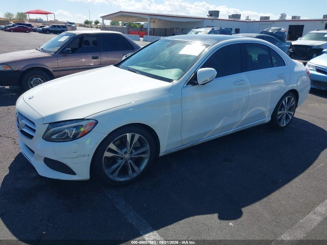 صورة 2 لـ 2015 Mercedes-BENZ C 300