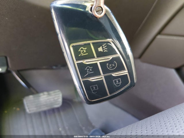 2023 GMC YUKON 4WD SLT 11