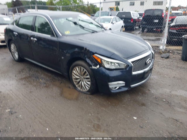 2016 INFINITI Q70 3.7X
