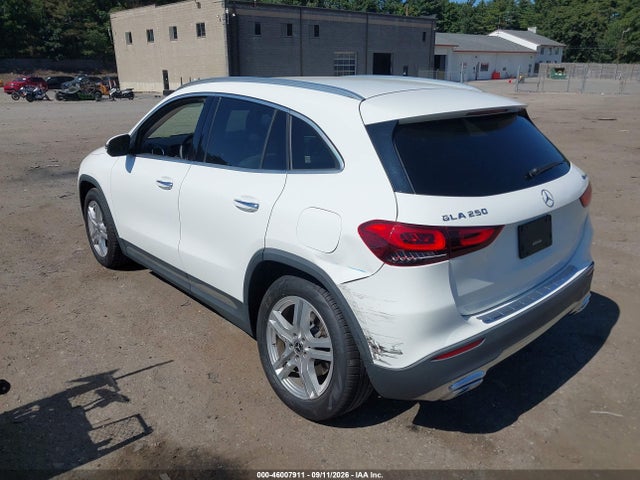 2021 MERCEDES-BENZ GLA 250 4MATIC 3
